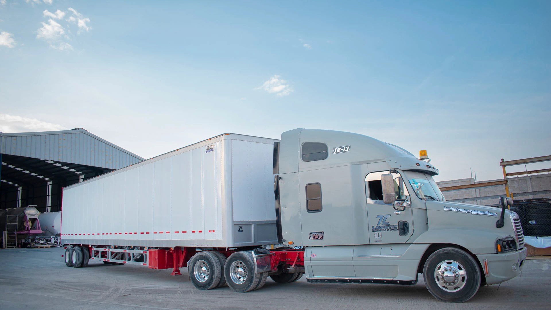 Caja Seca 53 ft 2 ejes – imagen 4