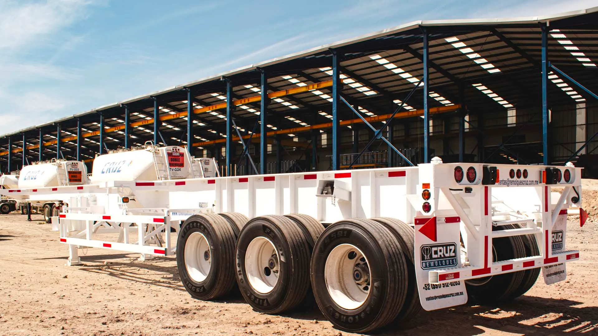 Portacontenedor de 3 ejes